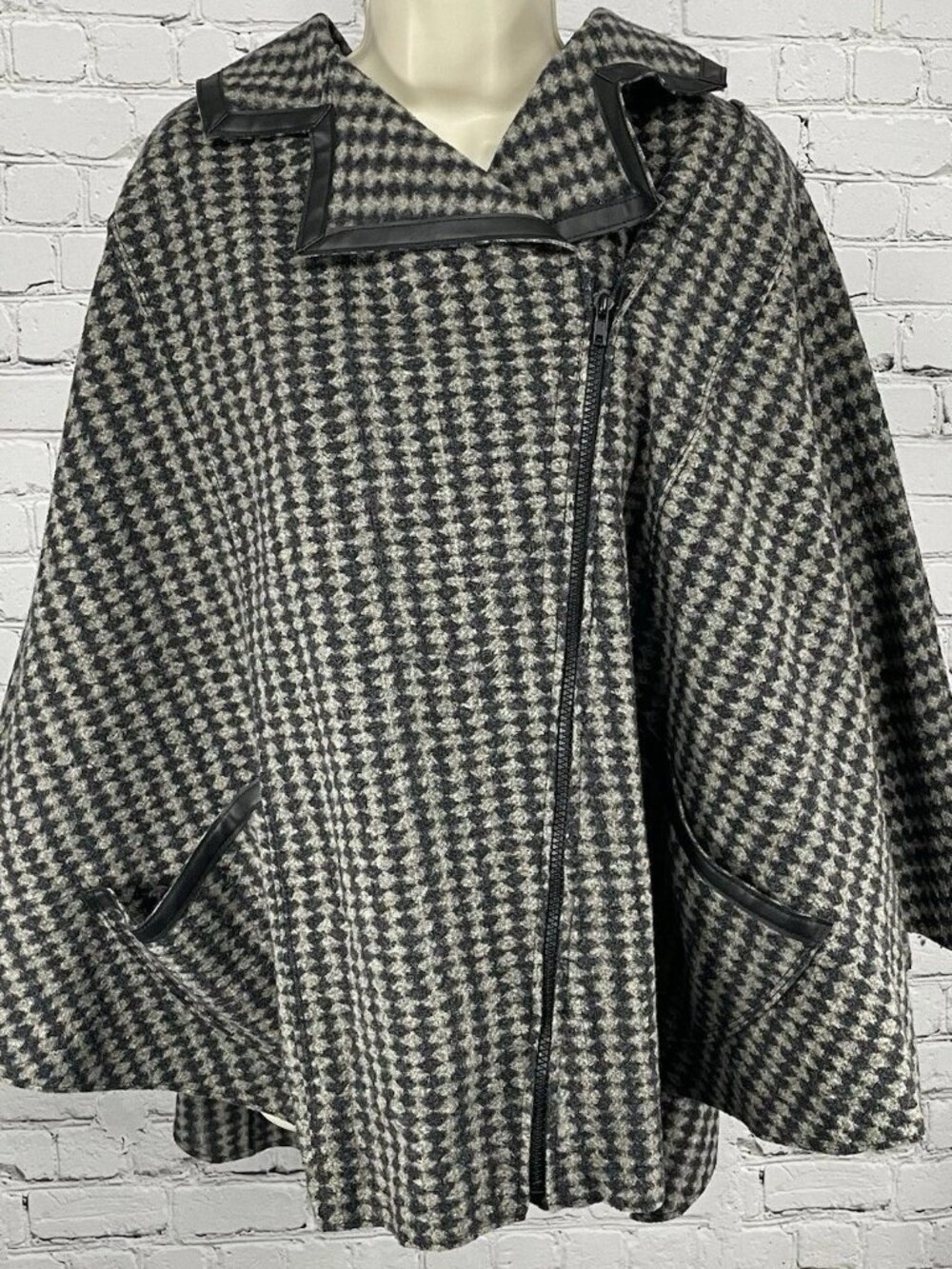 USA Made Janska Collared Oversized Capelet Jacket Asymmetrical Zipped Pockets OS